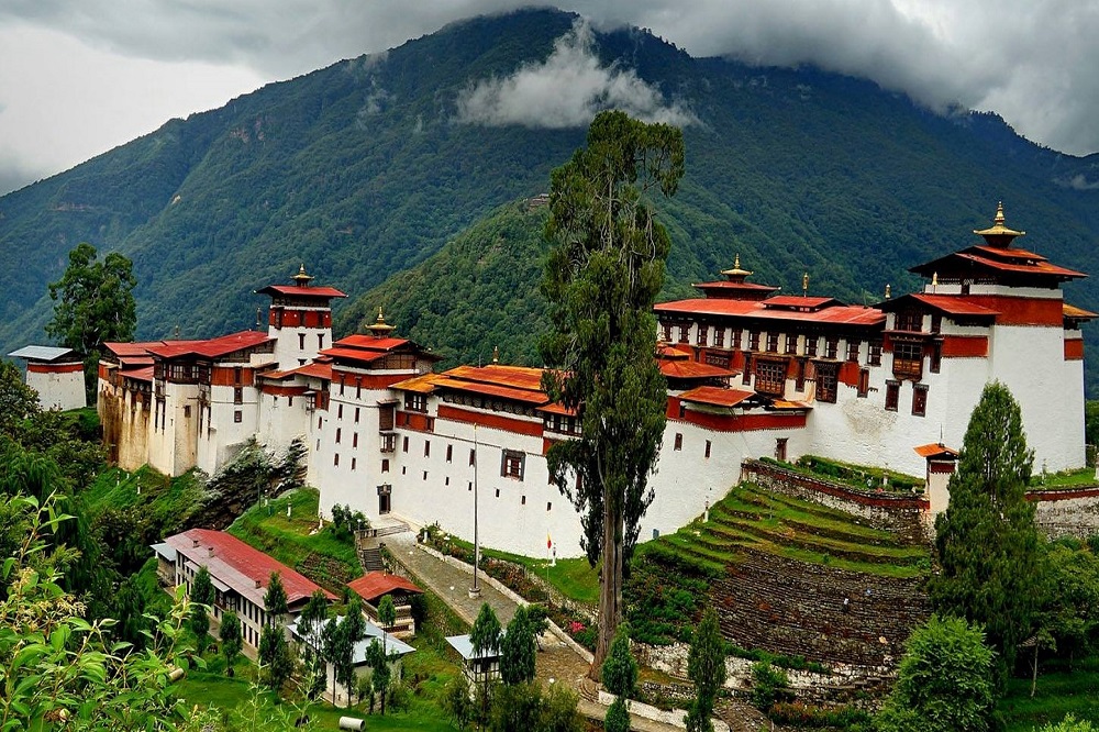 Fascinating Road Journey- Trongsa Dzong